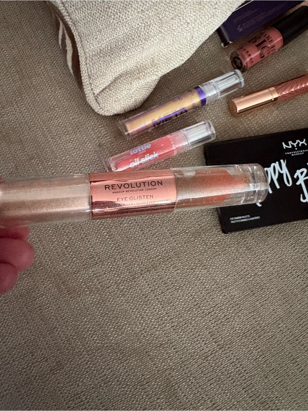 Choose 1 makeup NYX eyeshadow, Covergirl eyebrow kit, vibe haus bronzer palette - Picture 9 of 10